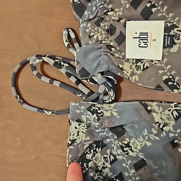 Cabi Women's  Sleeveless Patterned Top size Small - Picture 4 of 6